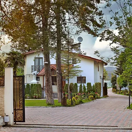 Villa Nibras