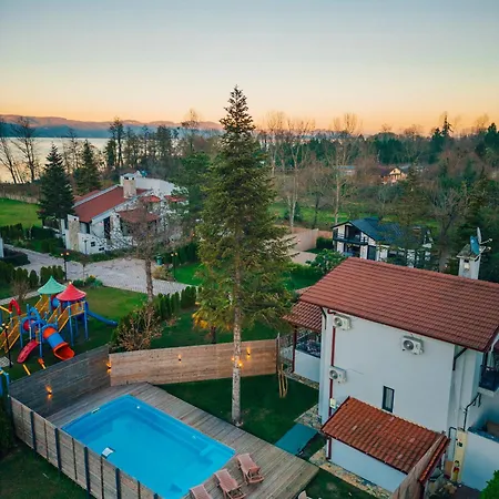 Villa Nibras